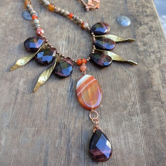 Fringe Collar Agate Nevklace - Picture 9 of 9